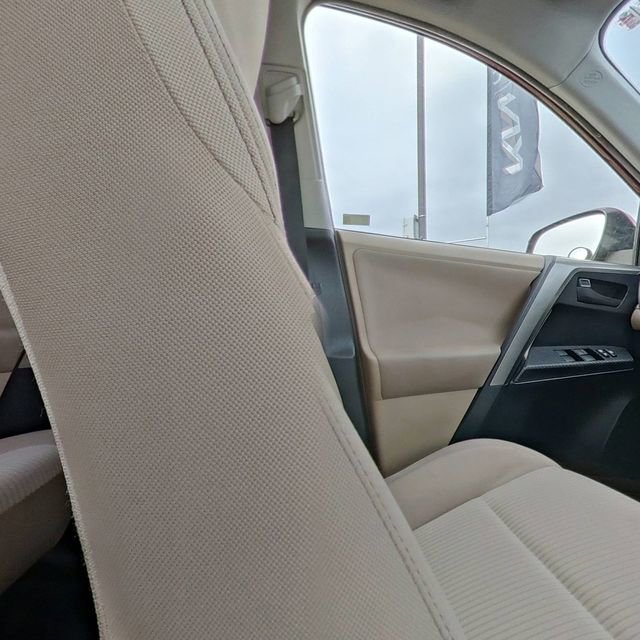 Used 2013 Toyota RAV4 XLE image 30