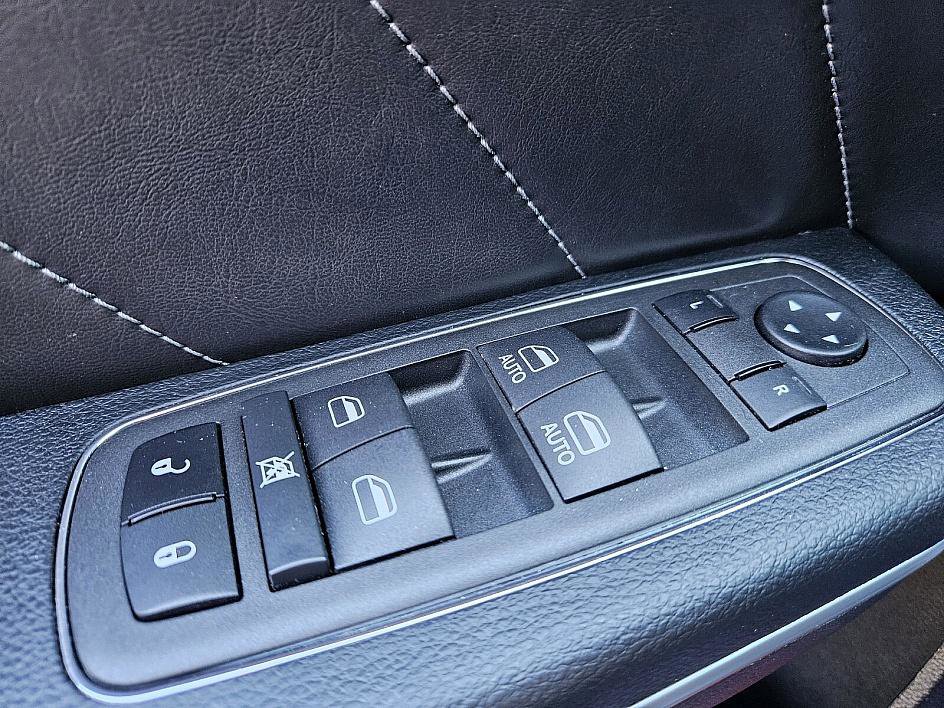 Used 2023 Dodge Charger R/T w/ Plus Group image 33