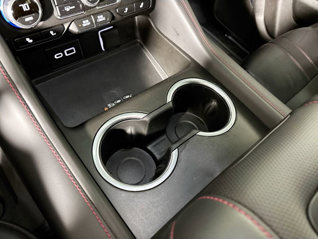 Used 2024 Chevrolet Suburban RST image 15