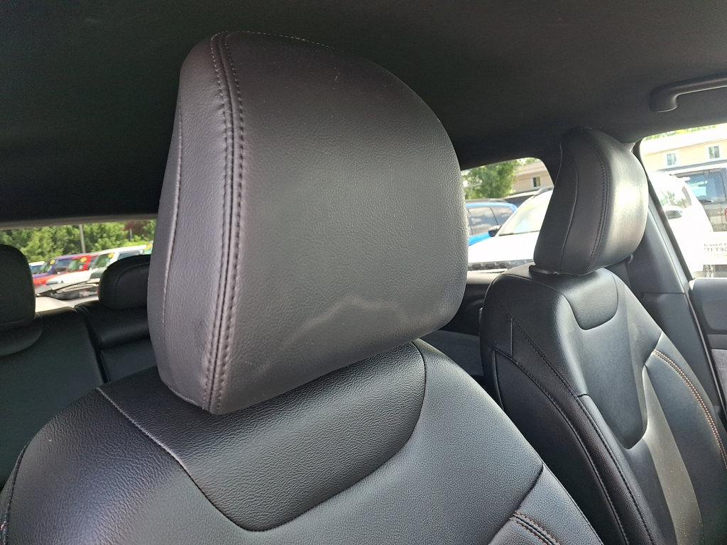 Used 2024 Jeep Compass Latitude AWD/4WD image 17