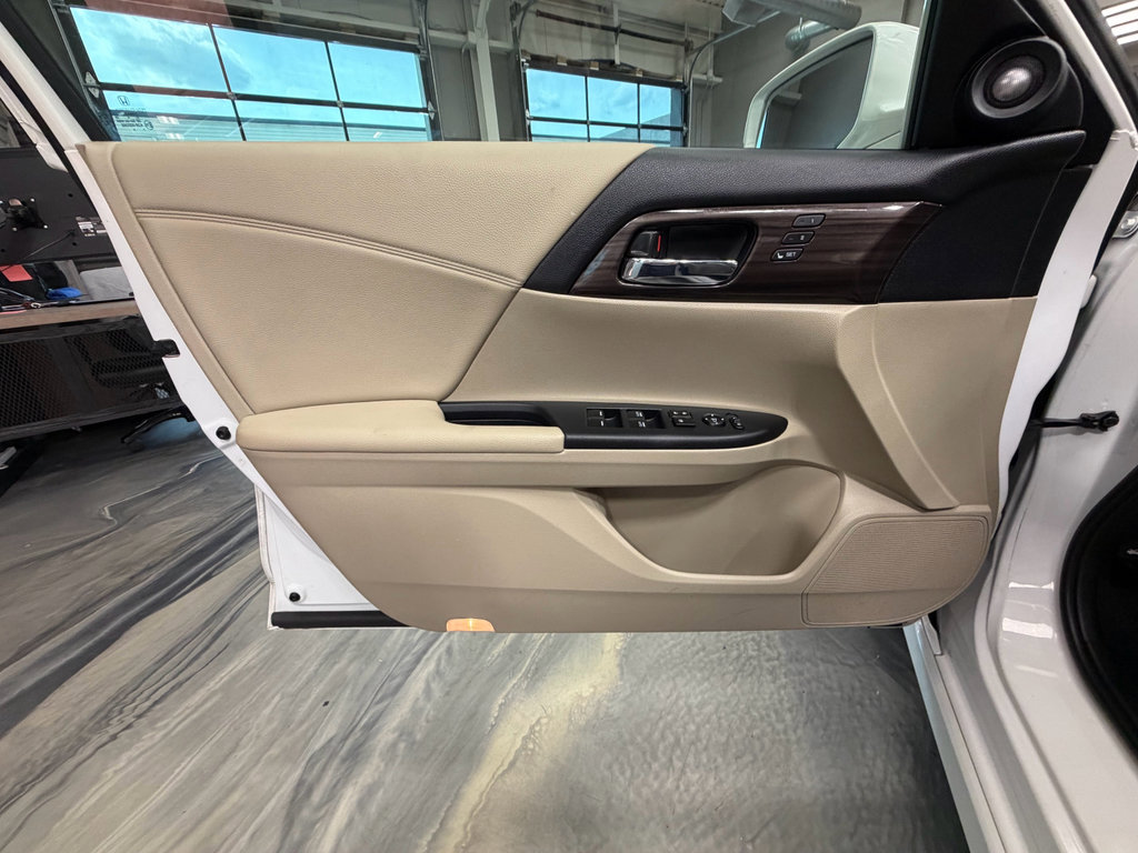 Used 2016 Honda Accord Touring image 58