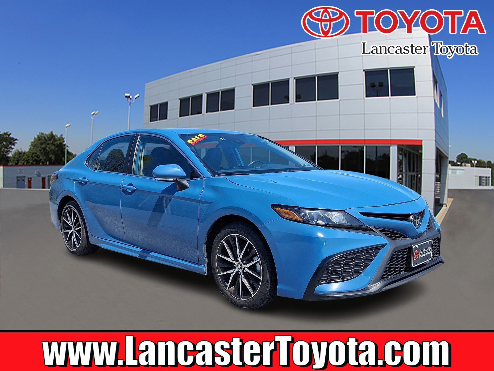 Used 2024 Toyota Camry SE FWD image 1