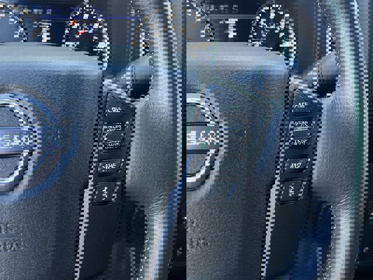 Used 2023 Nissan Frontier SV w/ SV Convenience Package image 13