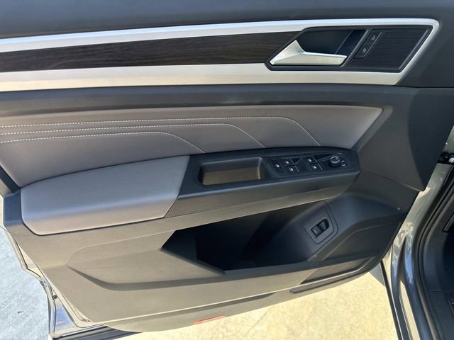 Certified 2022 Volkswagen Atlas SE w/ Panoramic Sunroof Package FWD image 13