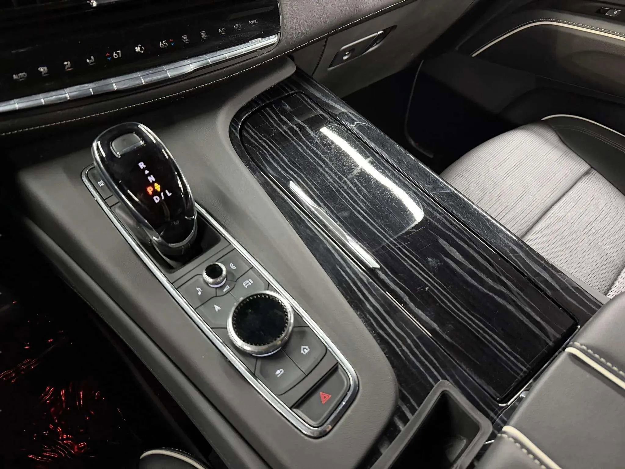 Used 2023 Cadillac Escalade Sport w/ LPO, ONYX Package image 24