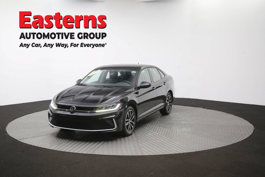 Used 2025 Volkswagen Jetta SE FWD image 53