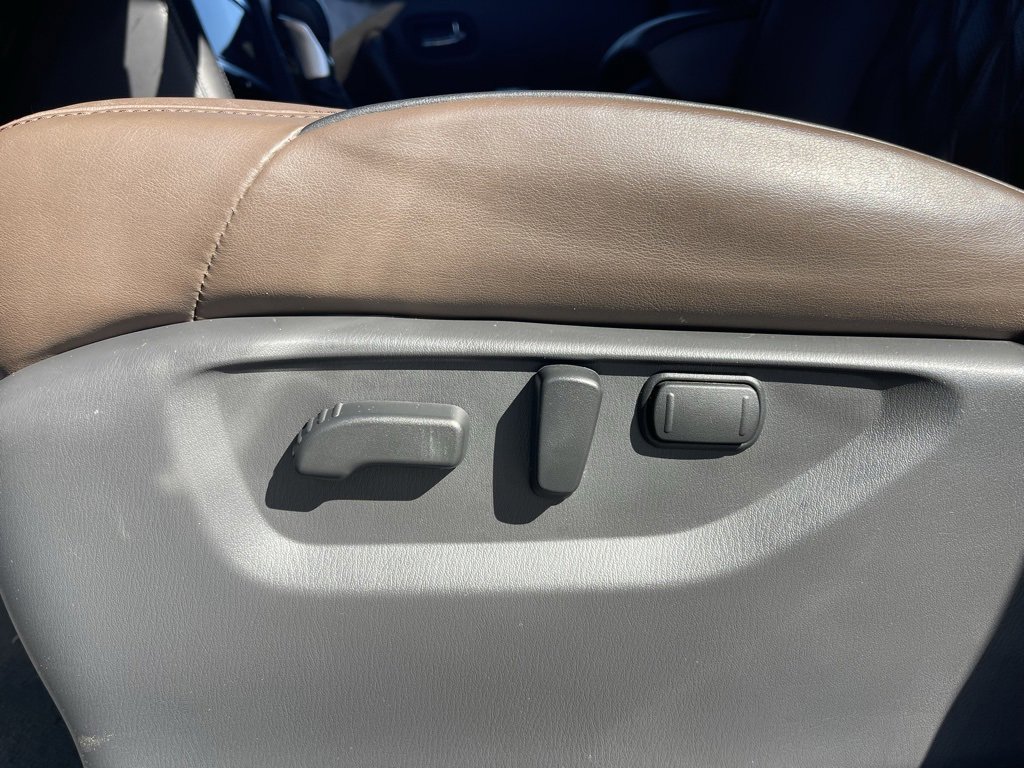 Used 2024 Nissan Armada Platinum image 11