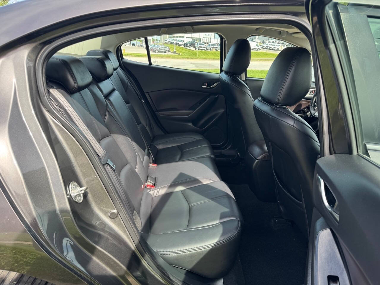 Used 2018 MAZDA MAZDA3 Touring FWD image 13