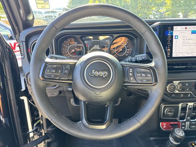 Certified 2025 Jeep Wrangler Unlimited Rubicon AWD/4WD image 28