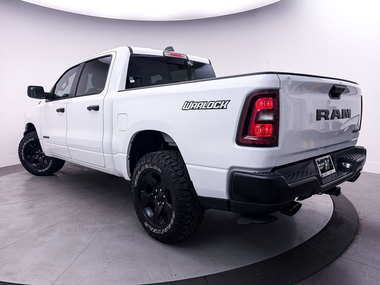 Used 2025 RAM 1500 Warlock AWD/4WD image 2