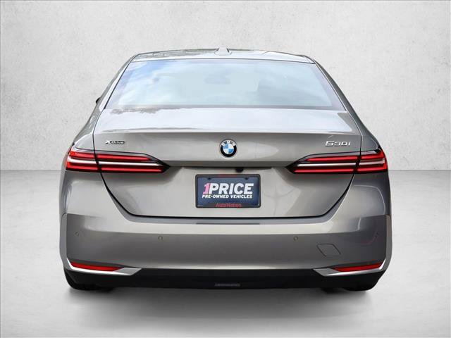 Used 2024 BMW 530i xDrive w/ Premium Package AWD/4WD image 9