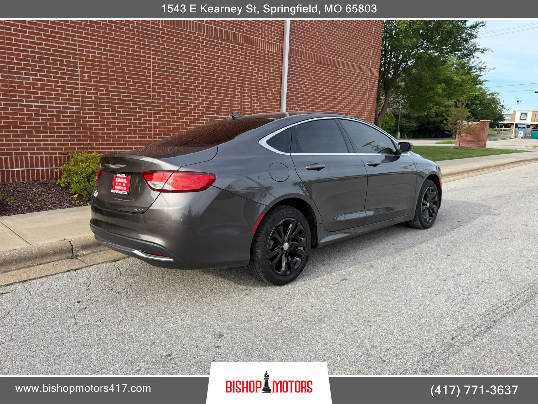 Used 2015 Chrysler 200 Limited w/ Convenience Group FWD image 9