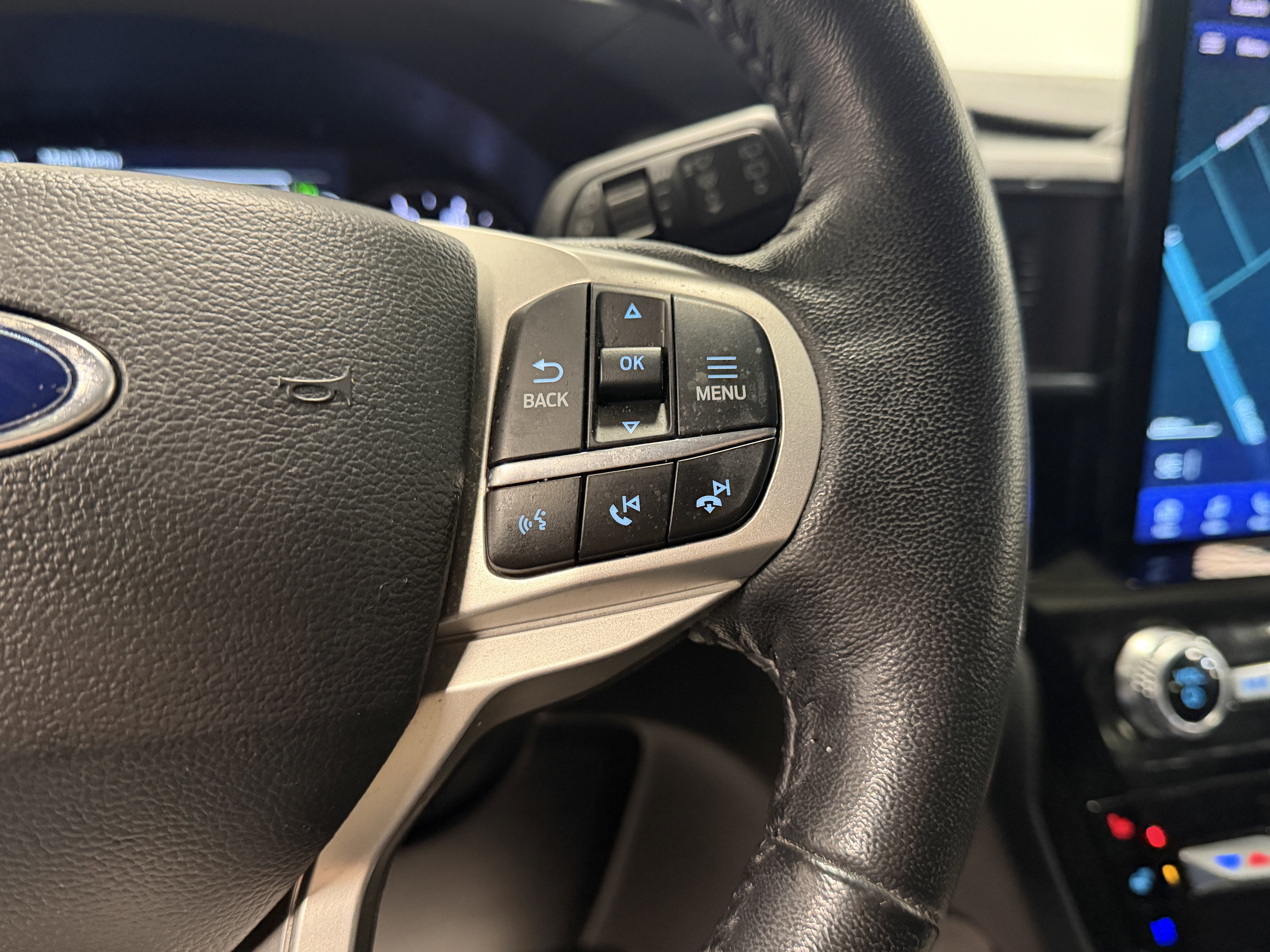 Used 2022 Ford Explorer Limited w/ Limited Technology Package image 18