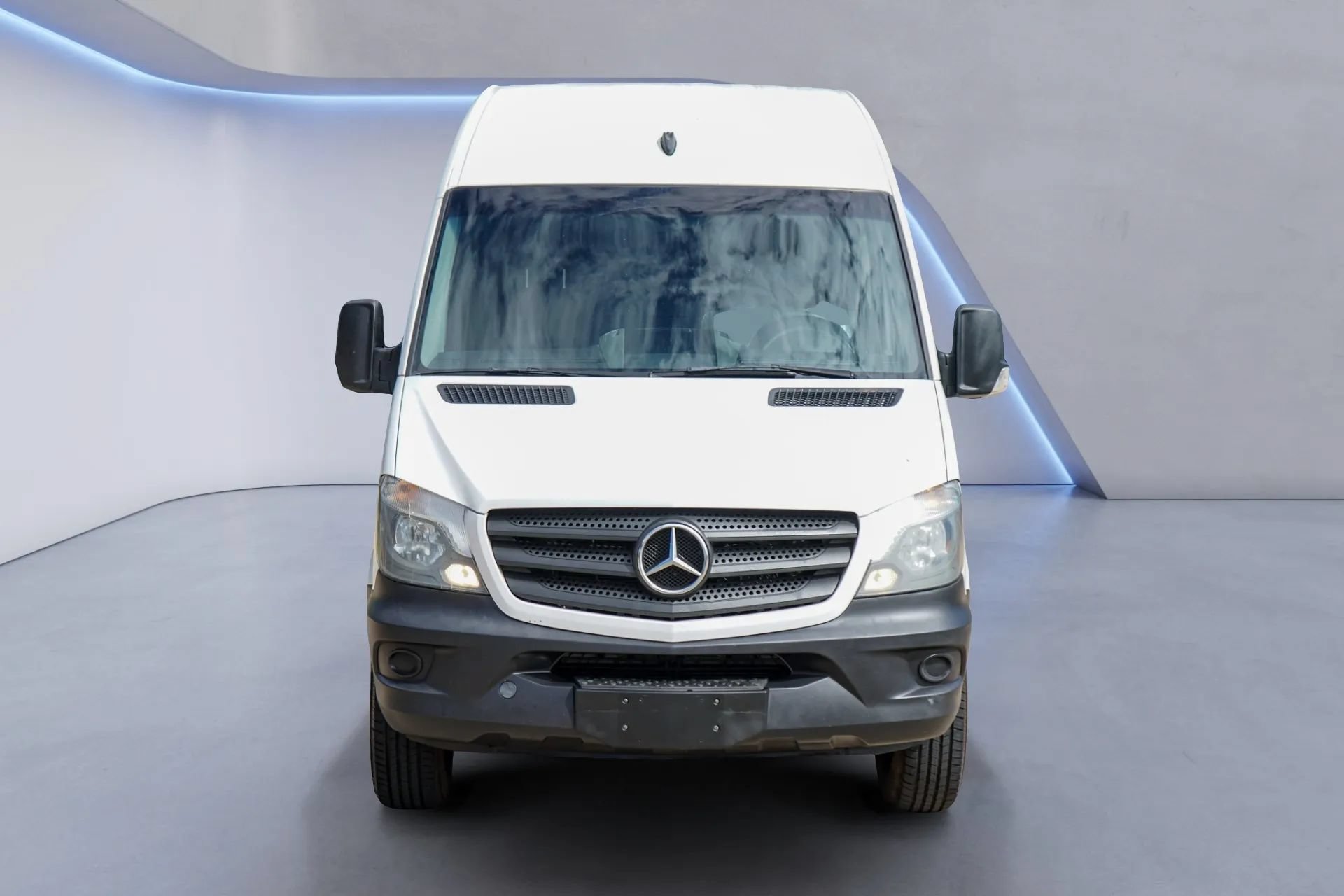 Used 2016 Mercedes-Benz Sprinter 2500 image 2