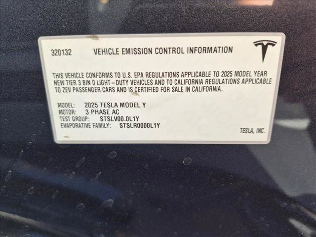 Used 2025 Tesla Model Y Long Range RWD image 21