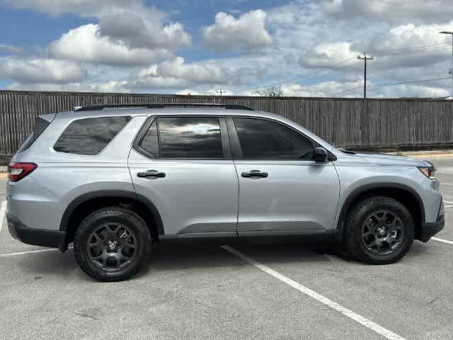 Certified 2025 Honda Pilot TrailSport image 7
