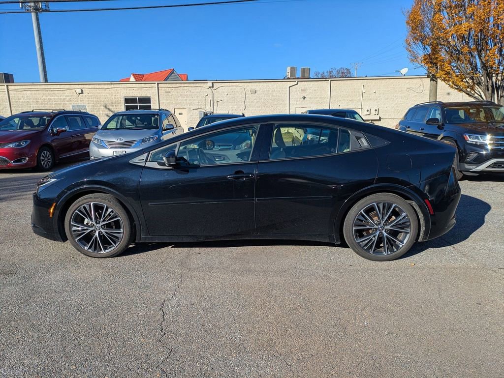 Used 2023 Toyota Prius XLE image 4