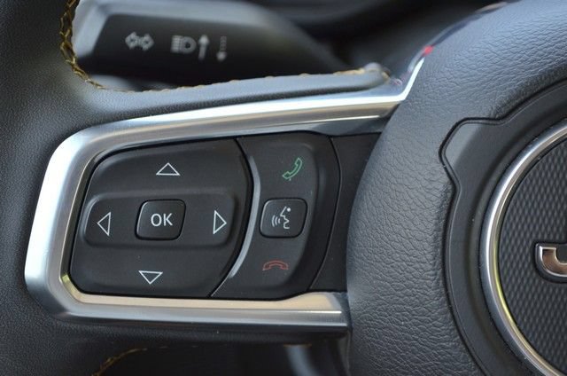 Used 2025 Jeep Wrangler Unlimited Sahara AWD/4WD image 20