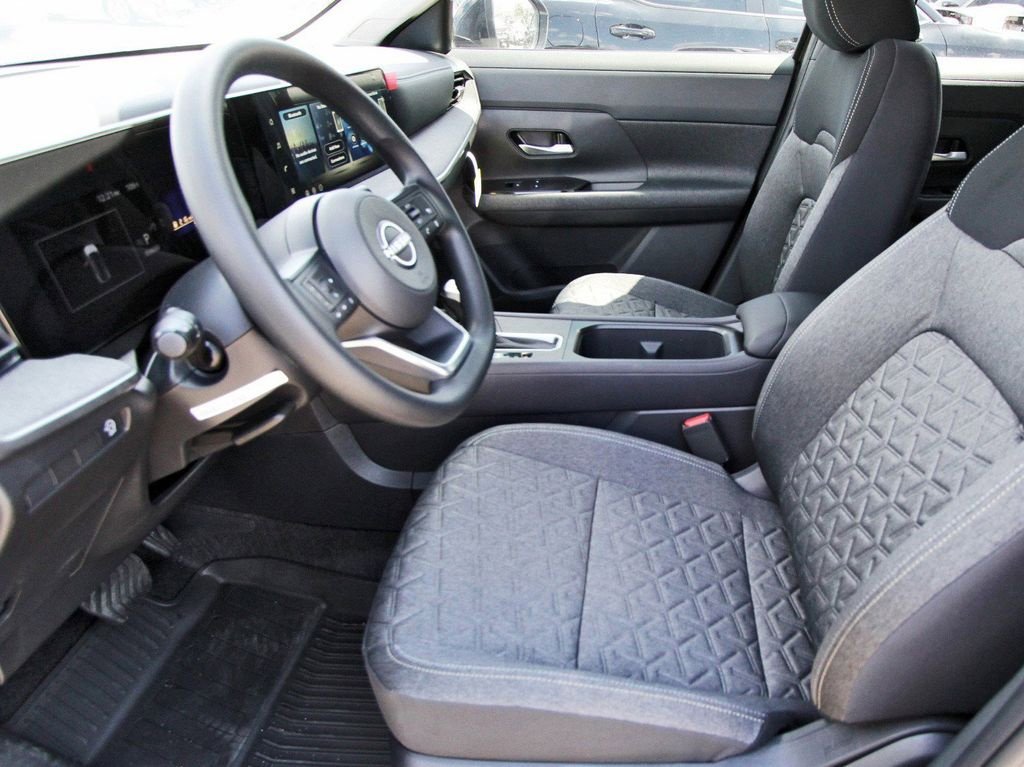 New 2026 Nissan Kicks SV w/ Charging Package FWD image 6