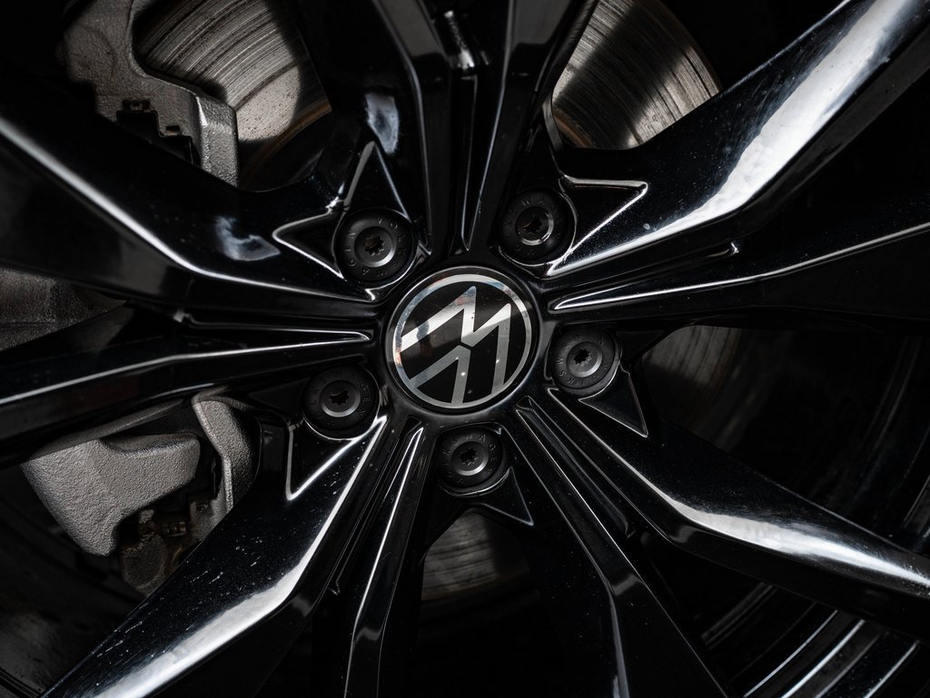 Used 2024 Volkswagen Atlas SEL Premium R-Line image 8