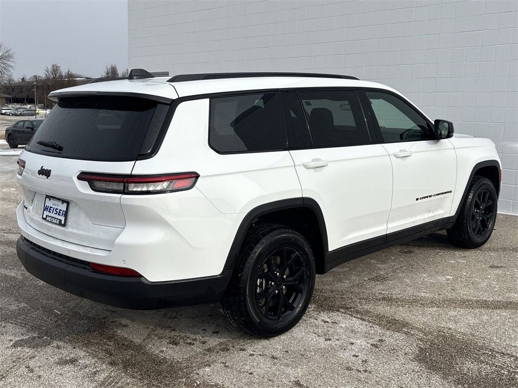 Used 2025 Jeep Grand Cherokee L Altitude image 13