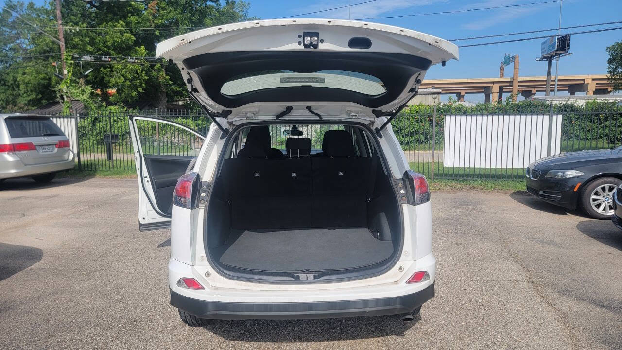 Used 2016 Toyota RAV4 LE FWD image 21