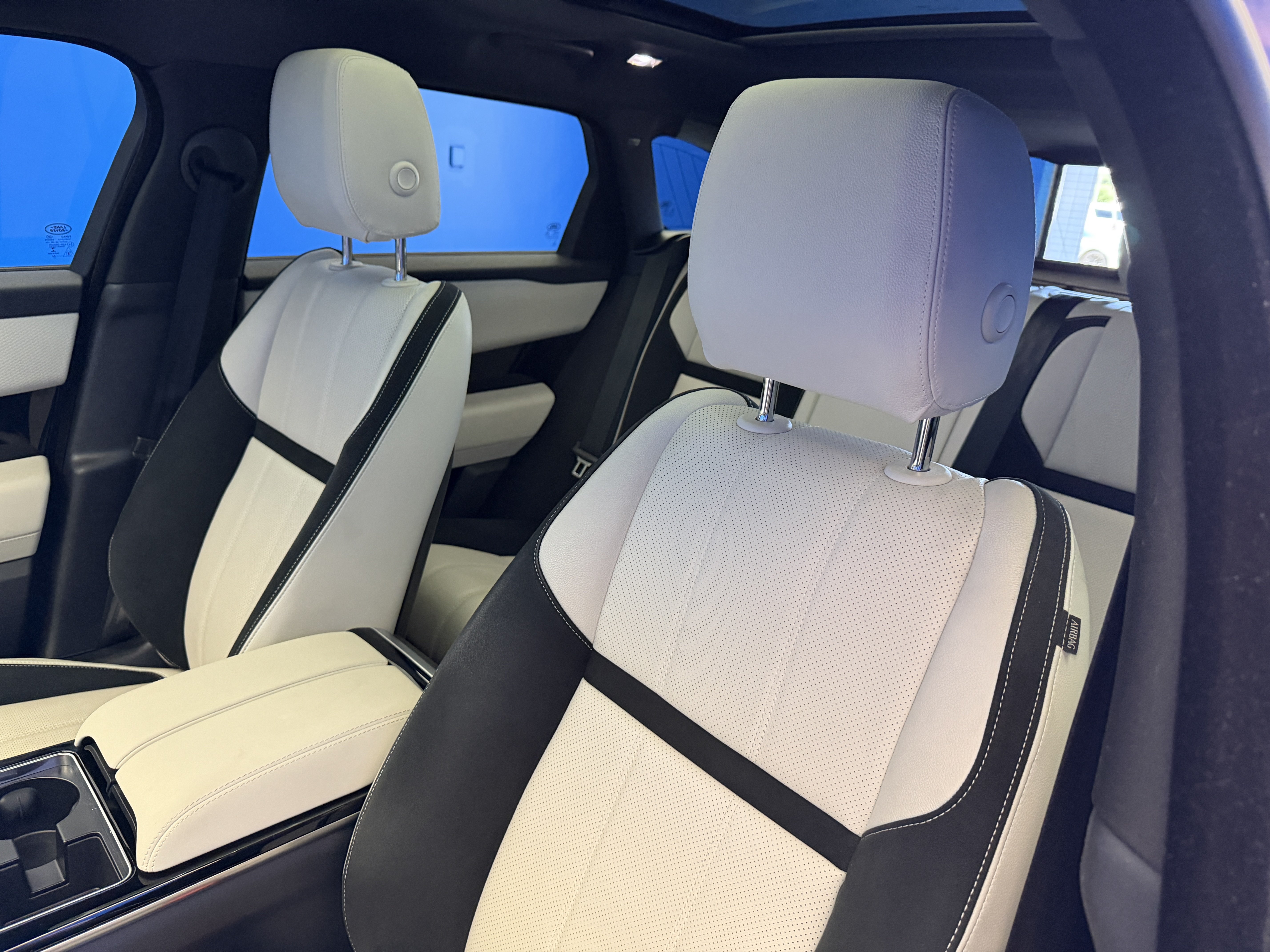Used 2023 Land Rover Range Rover Velar R-Dynamic S AWD/4WD image 13