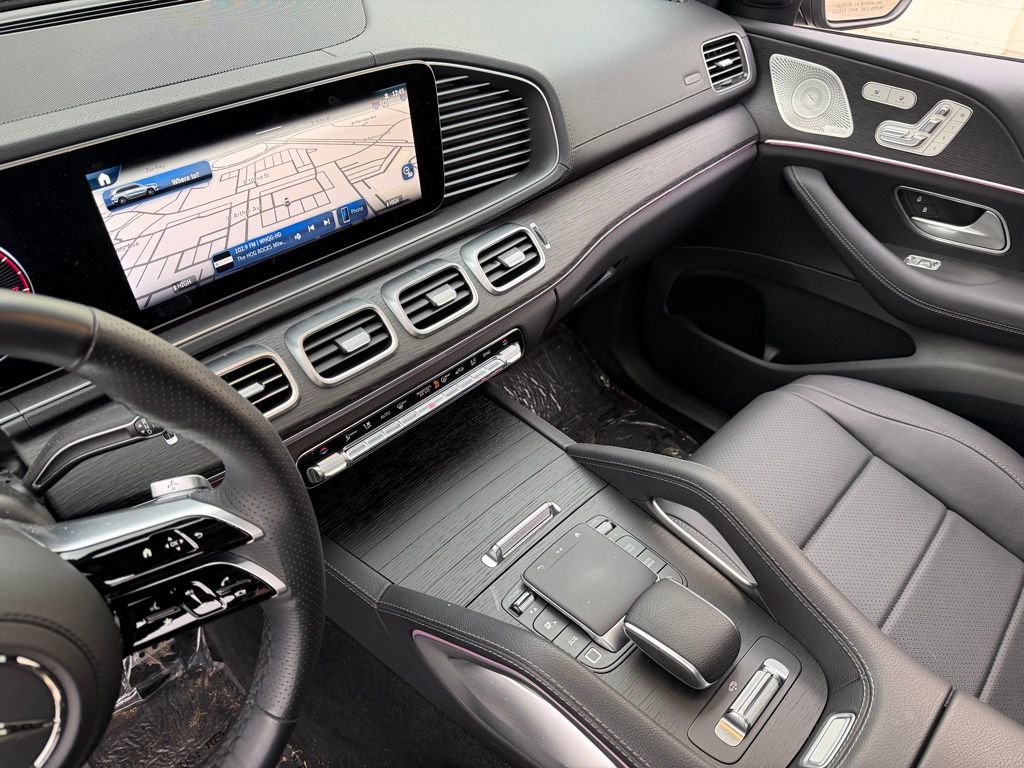 Used 2025 Mercedes-Benz GLS 450 4MATIC image 26