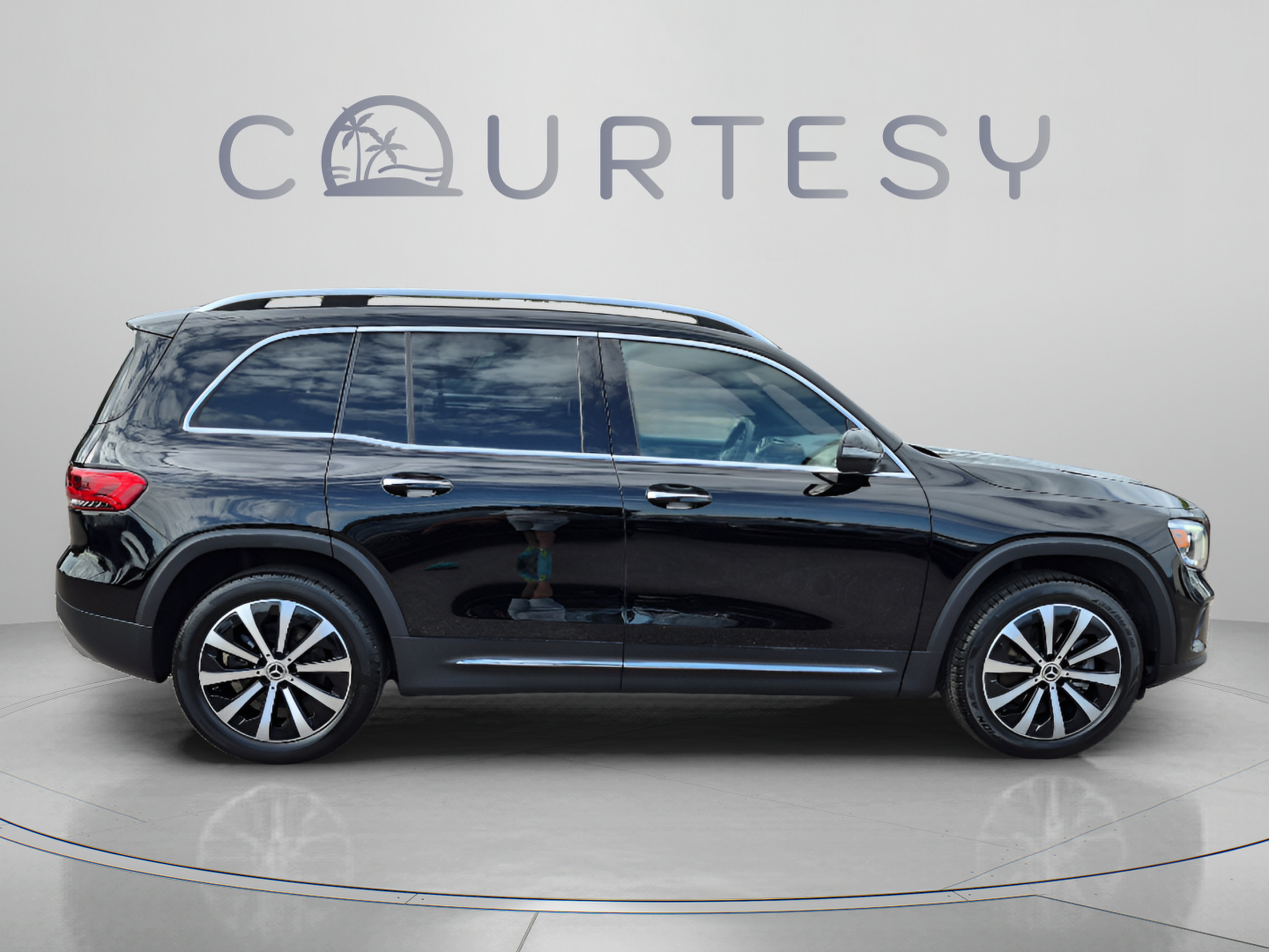 Used 2023 Mercedes-Benz GLB 250 image 8