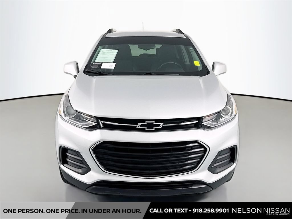 Used 2022 Chevrolet Trax LT w/ Sport Edition AWD/4WD image 2