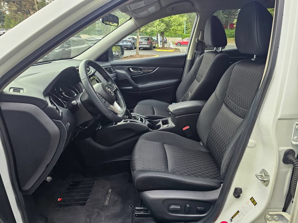 Used 2018 Nissan Rogue SV FWD image 19