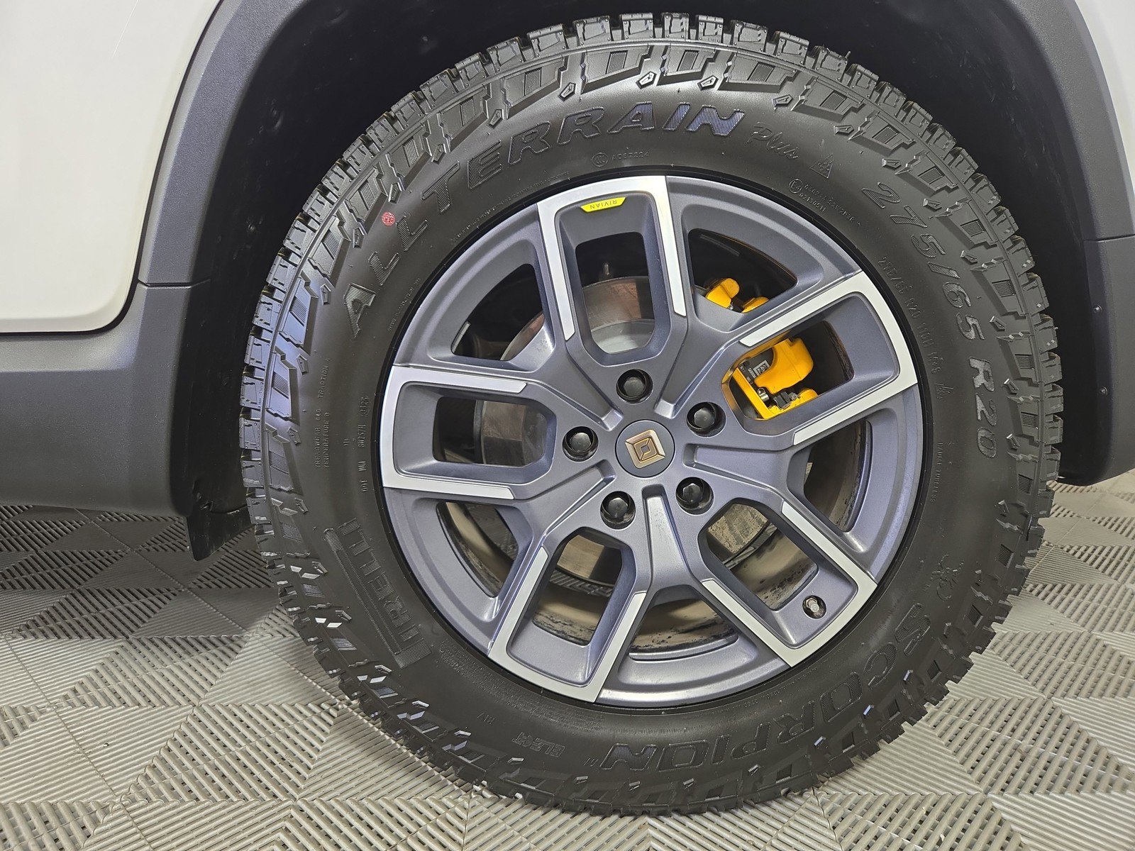 Used 2023 Rivian R1T Adventure image 10