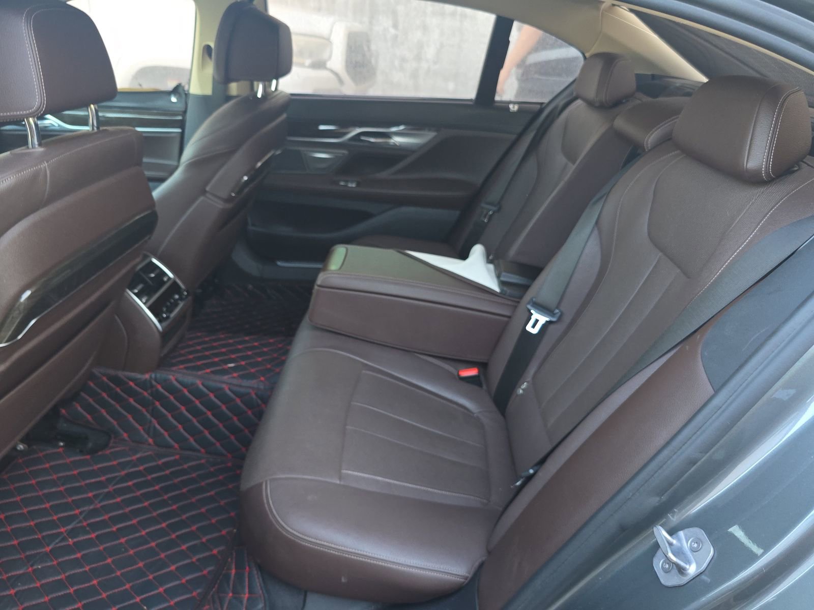 Used 2018 BMW 740i image 13