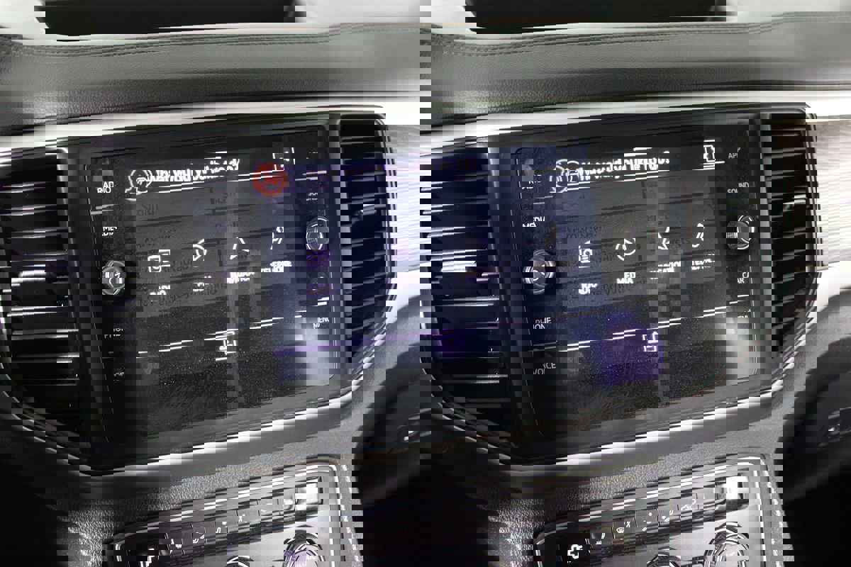 Used 2021 Volkswagen Atlas Cross Sport SE w/ Panoramic Sunroof Package image 28