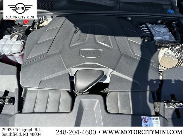 Used 2024 Porsche Cayenne AWD/4WD image 14