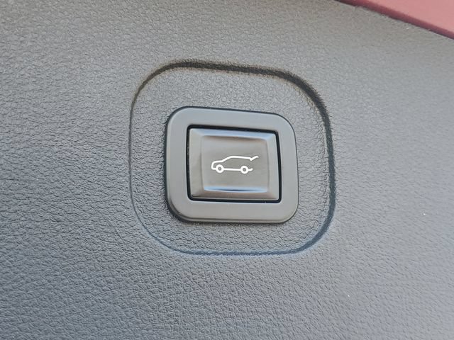 Certified 2017 Chevrolet Equinox Premier w/ Enhanced Convenience Package FWD image 8