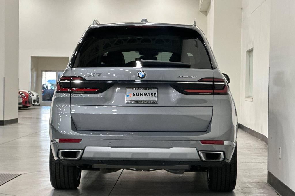 Used 2026 BMW X7 xDrive40i AWD/4WD image 5