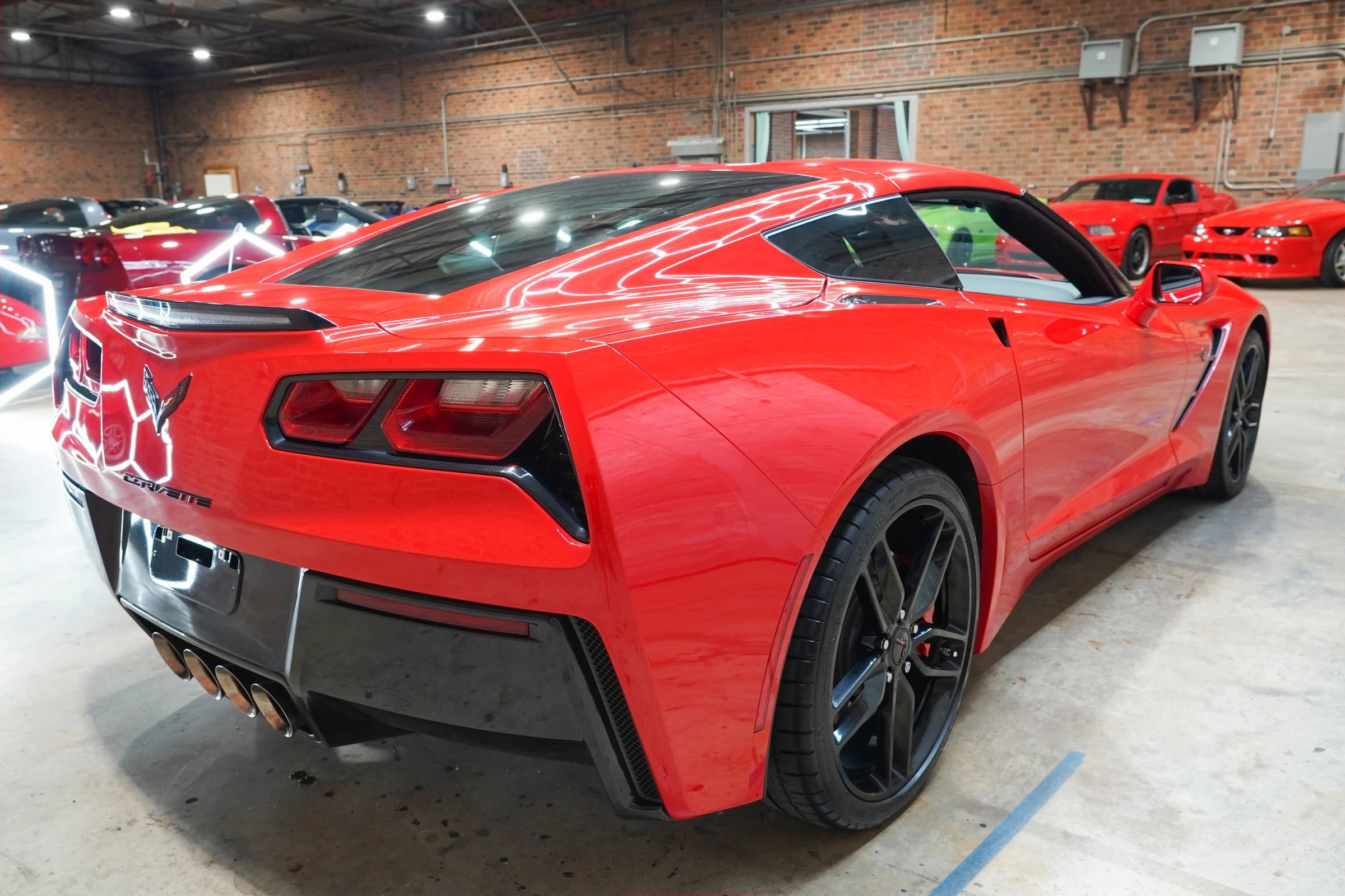 Used 2019 Chevrolet Corvette Stingray Coupe w/ Carbon Flash Badge Package RWD image 15
