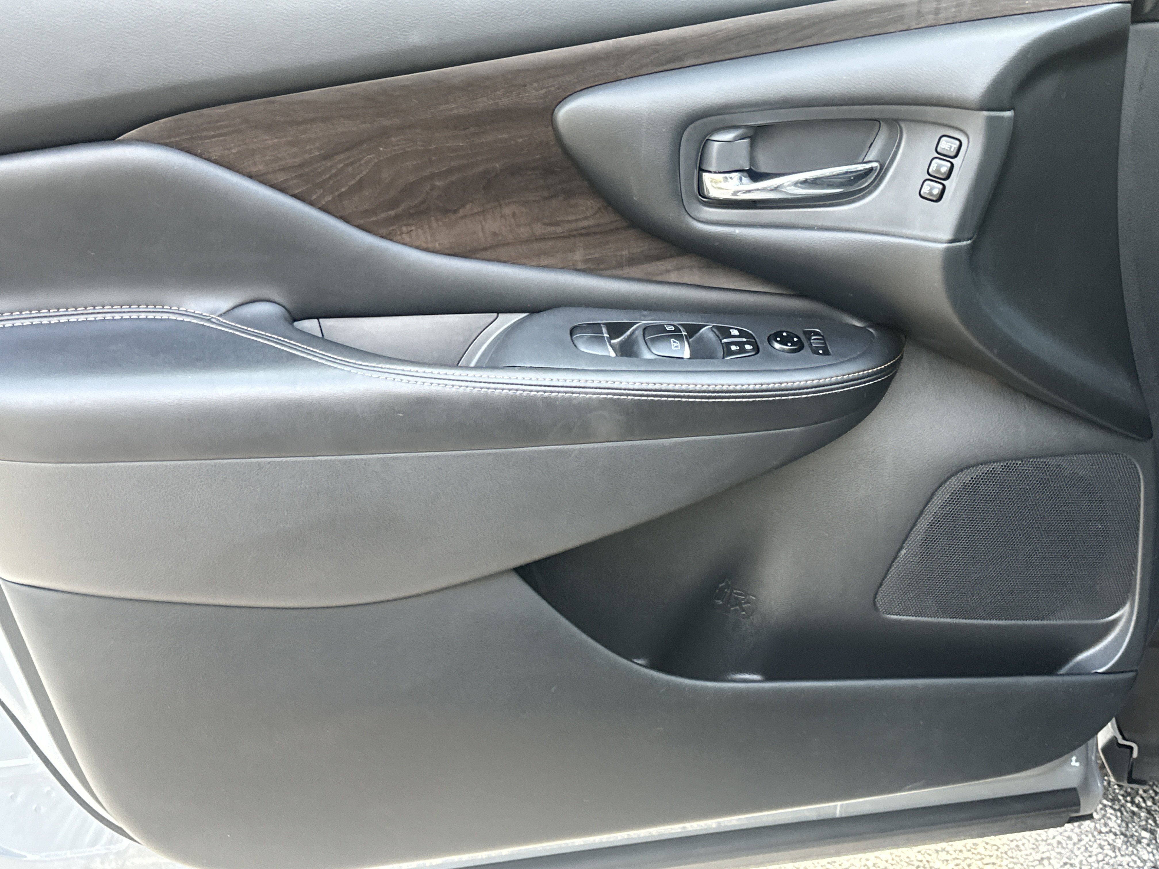 Used 2023 Nissan Murano Platinum w/ Cargo Package FWD image 10