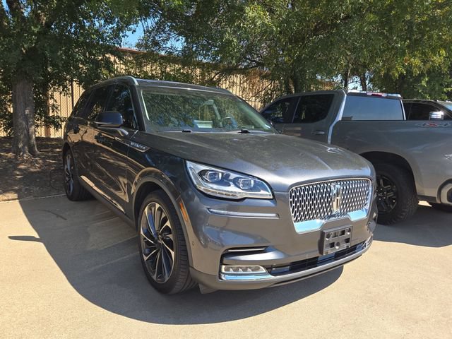 Used 2020 Lincoln Aviator Reserve w/ Equipment Group 202A AWD/4WD image 3