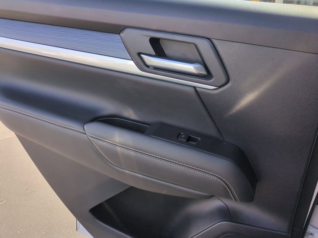 Used 2025 GMC Terrain Elevation AWD/4WD image 26