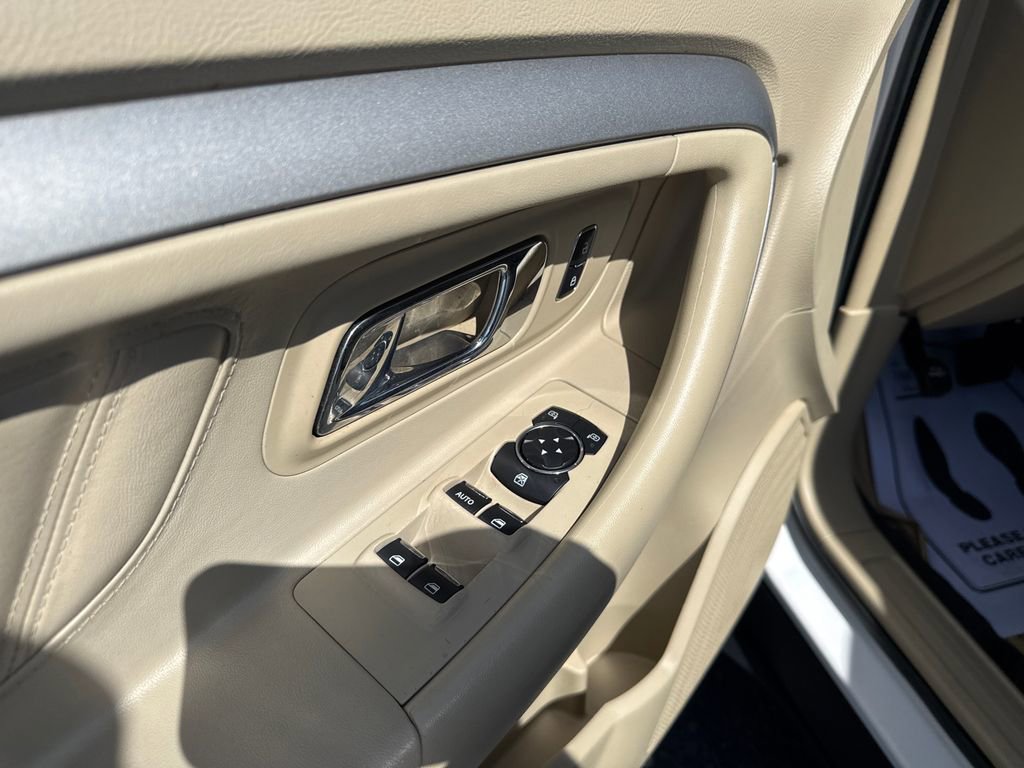 Used 2017 Ford Taurus SEL FWD image 13