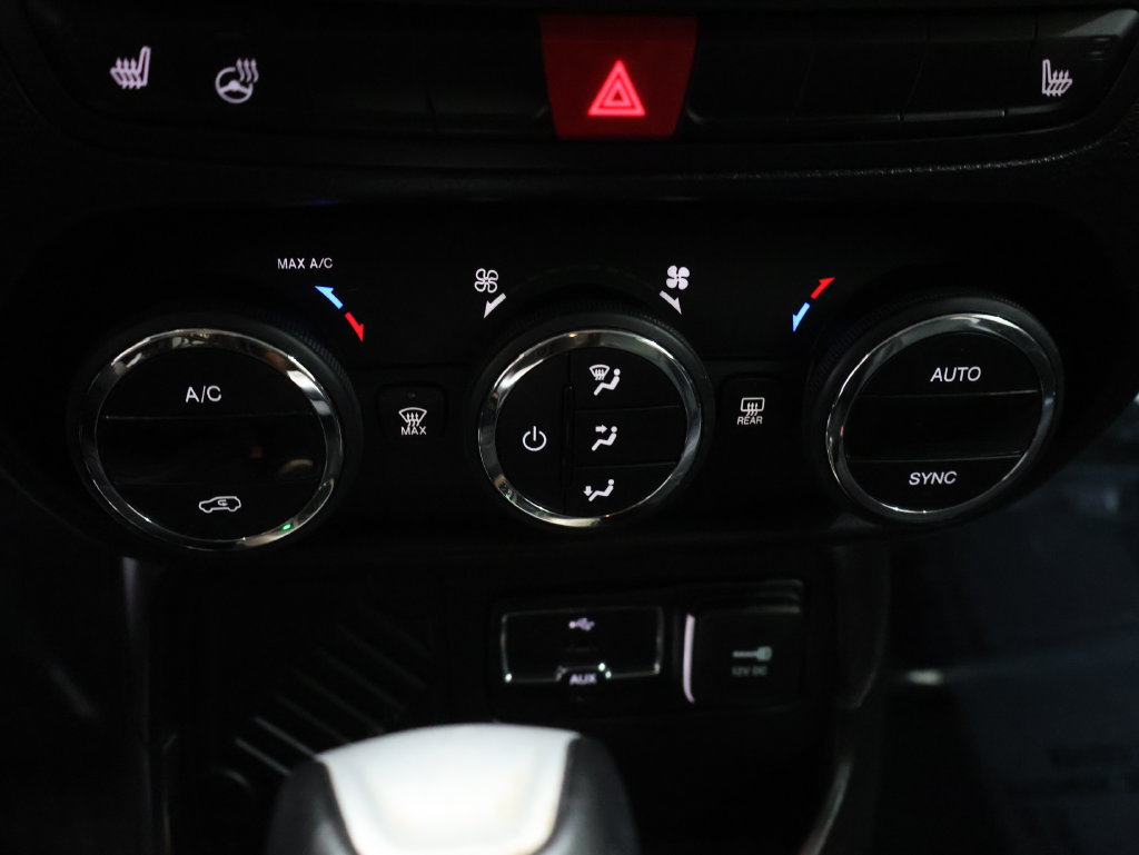 Used 2017 Jeep Renegade Limited FWD image 26