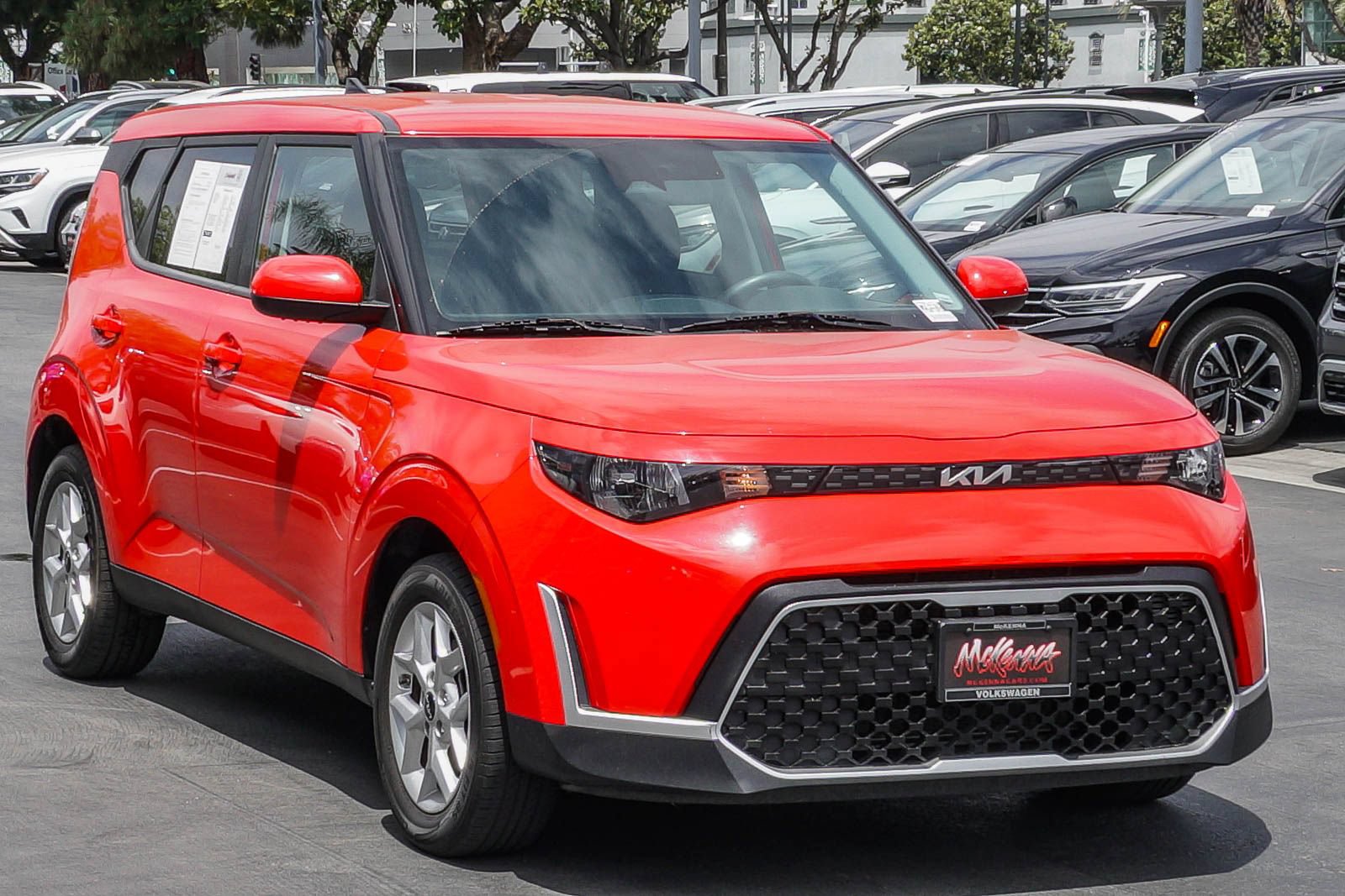 Used 2024 Kia Soul LX w/ Option Group 015 FWD image 3
