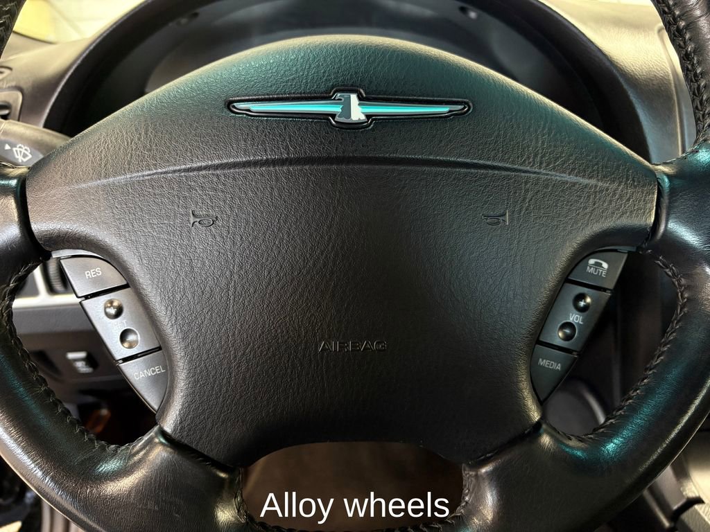 Used 2005 Ford Thunderbird image 15