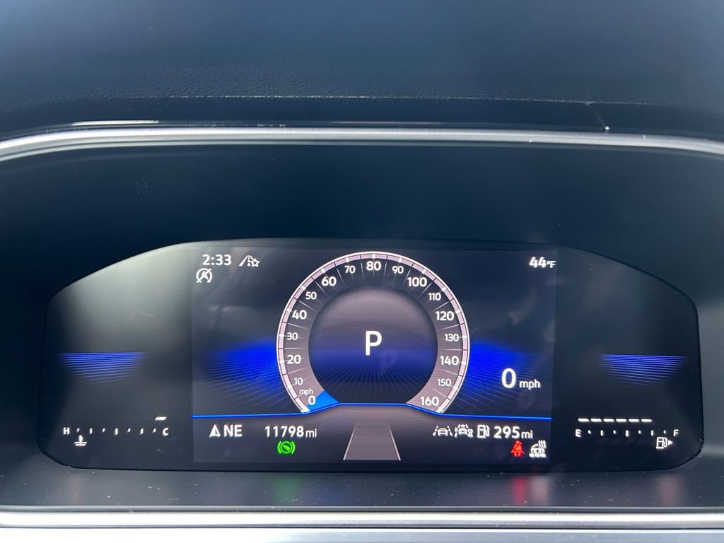 Used 2025 Volkswagen Taos SE AWD/4WD image 16