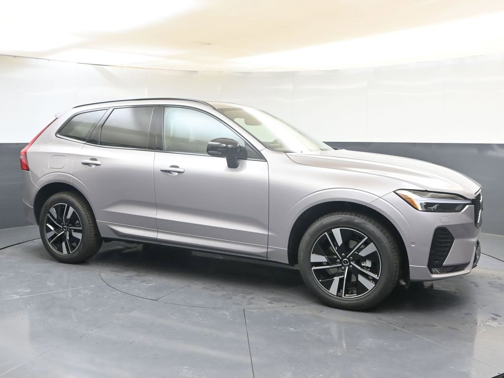 New 2026 Volvo XC60 B5 Plus w/ Climate Package image 7