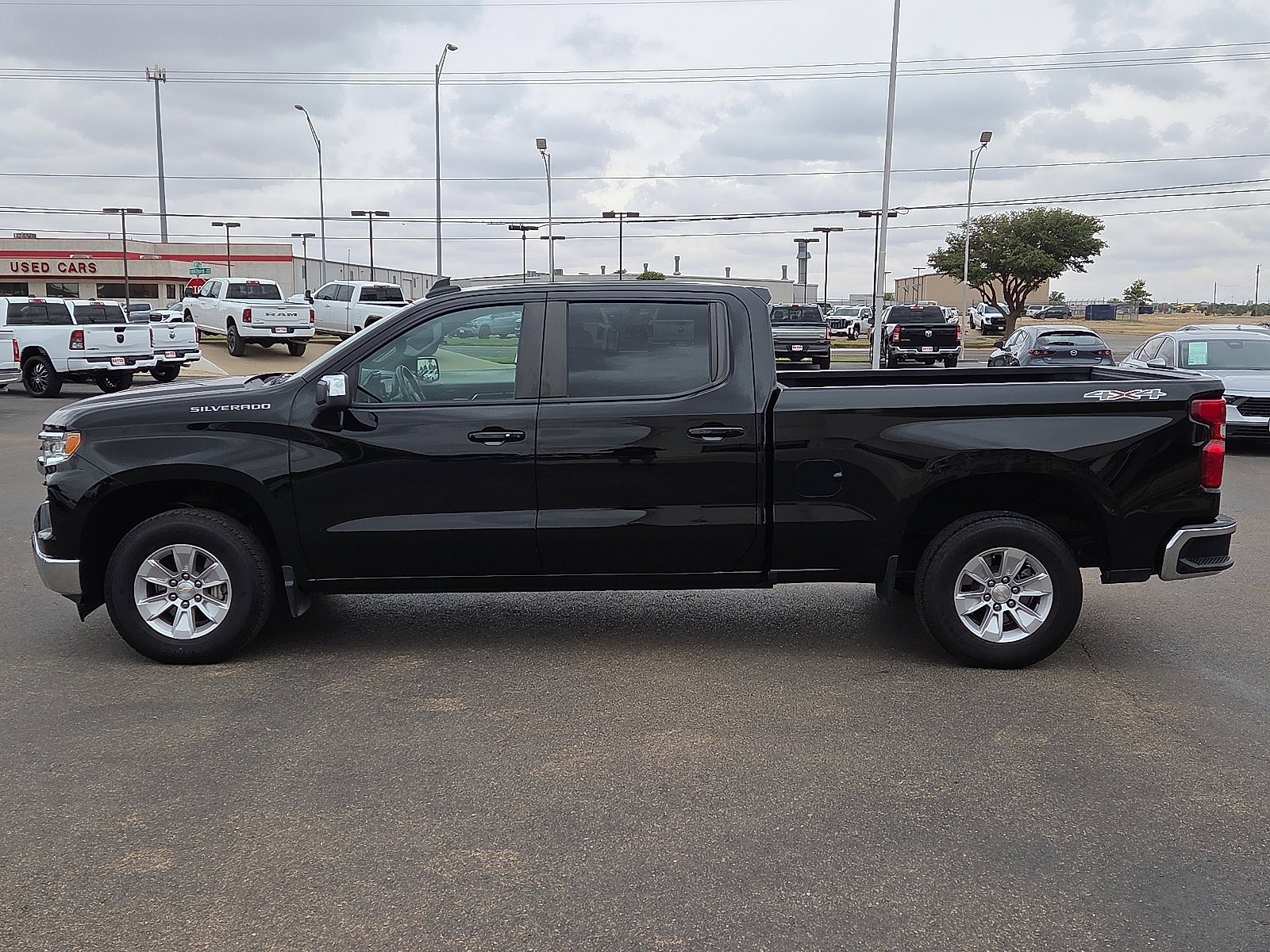 Used 2024 Chevrolet Silverado 1500 LT w/ Protection Package AWD/4WD image 2