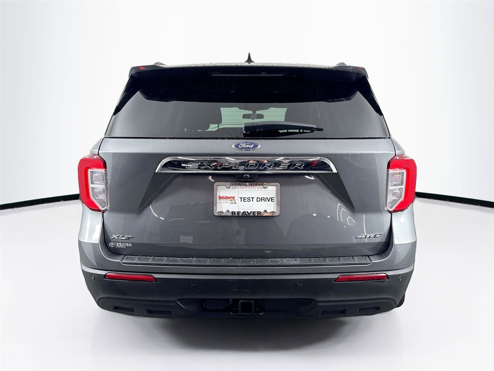 Used 2024 Ford Explorer XLT w/ Class IV Trailer Tow Package image 12