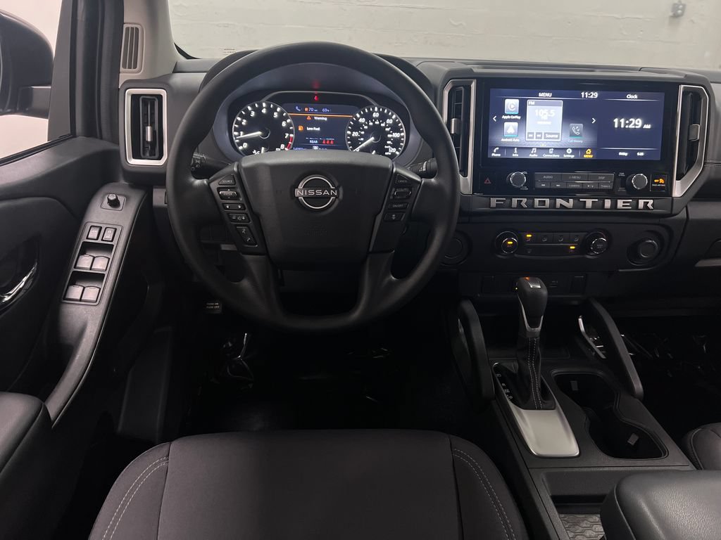 Used 2025 Nissan Frontier SV w/ Tow Package RWD image 15